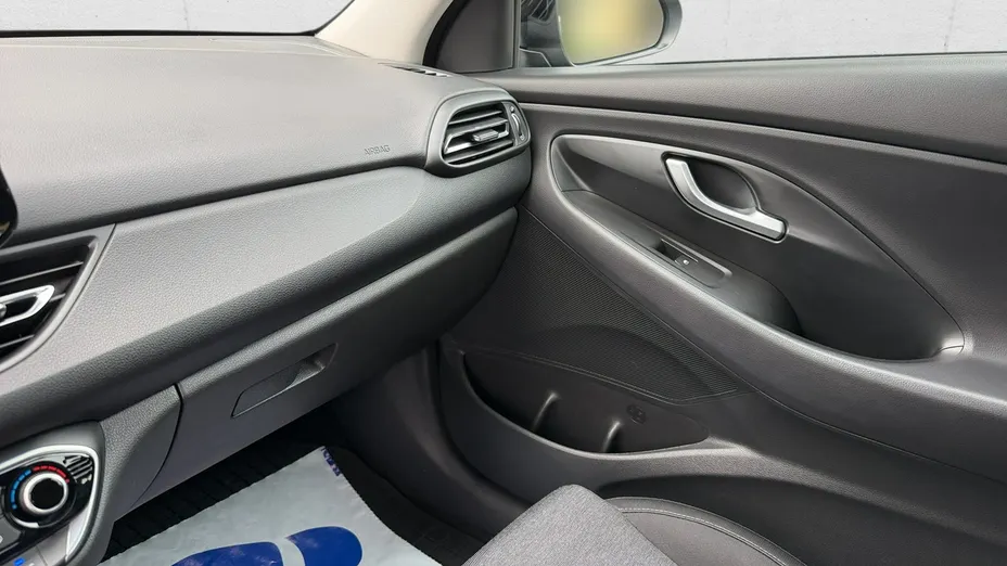 HYUNDAI i30 -