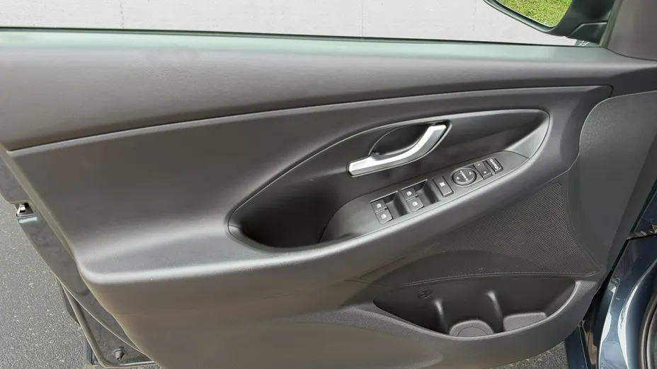 HYUNDAI i30 -