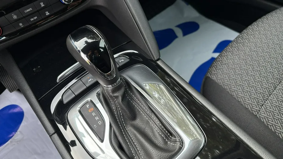 OPEL Insignia -