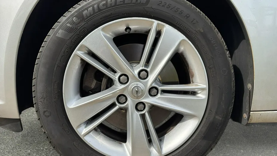 OPEL Insignia -