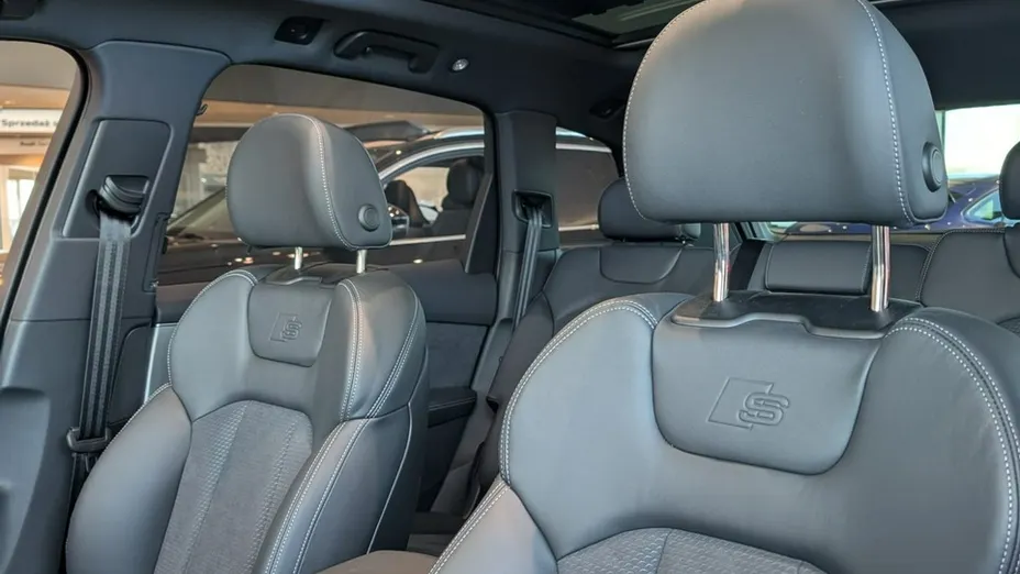 AUDI Q7 -