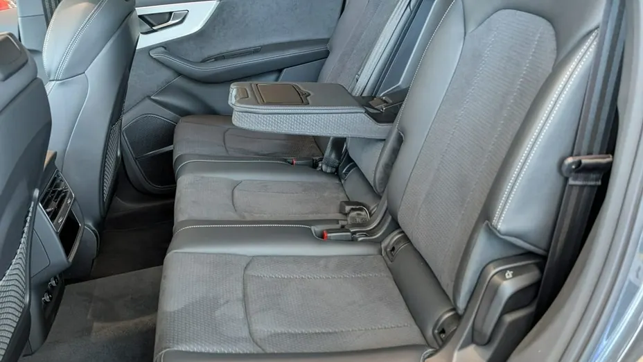 AUDI Q7 -