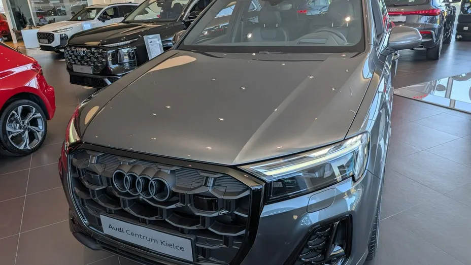 AUDI Q7 -