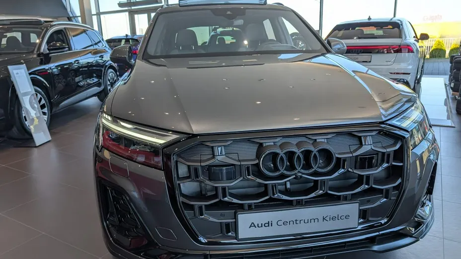 AUDI Q7 -