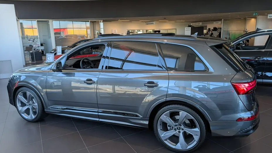 AUDI Q7 -
