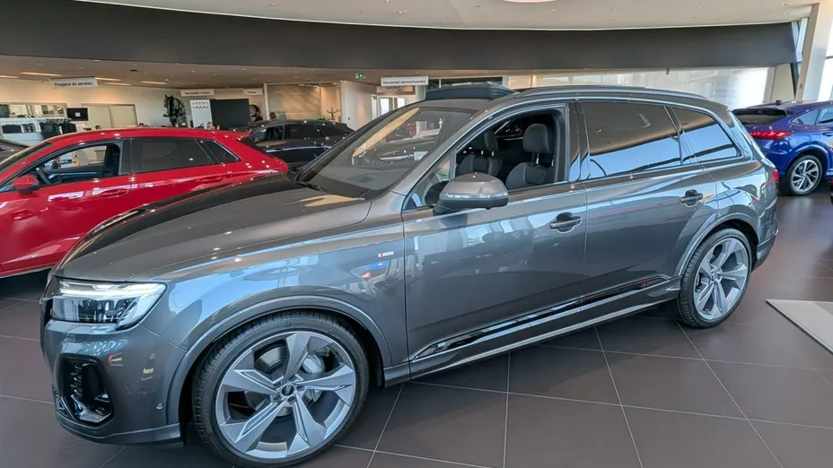 AUDI Q7 -
