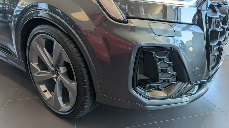 AUDI Q7 -