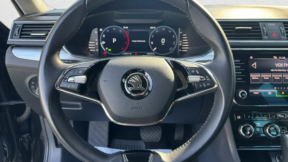 SKODA Superb -