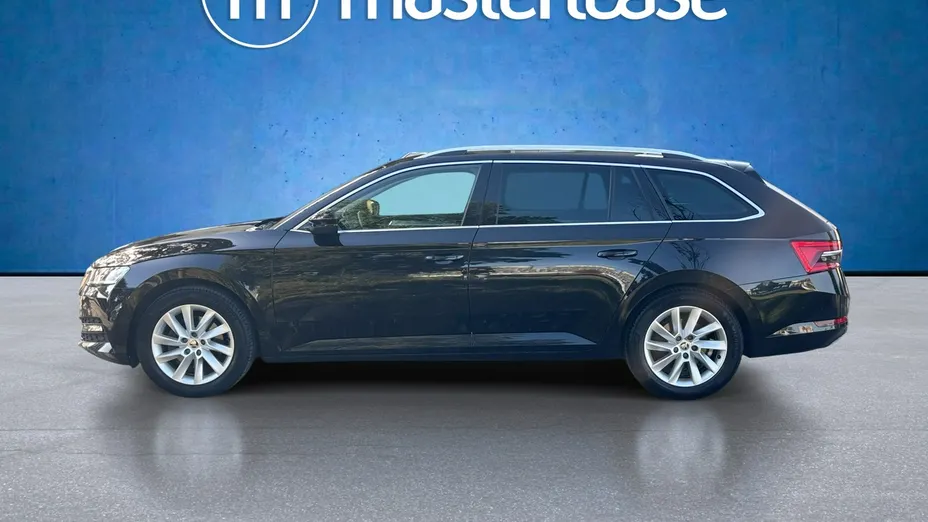 SKODA Superb -