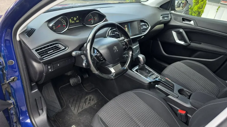 PEUGEOT 308 -