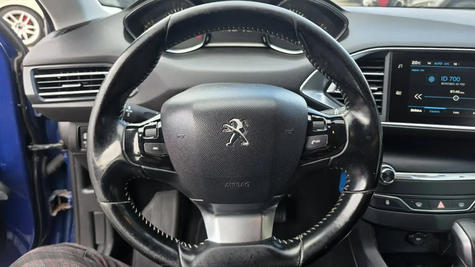 PEUGEOT 308 -