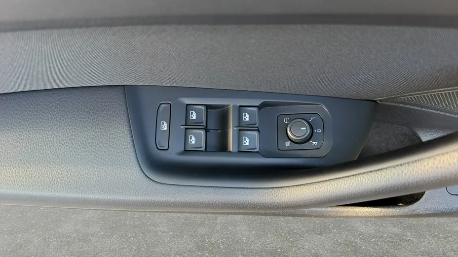 VOLKSWAGEN Passat -