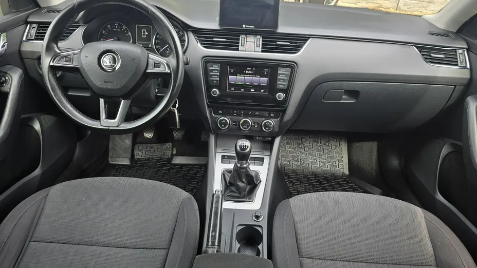 SKODA Octavia -