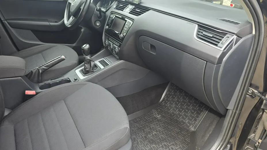 SKODA Octavia -