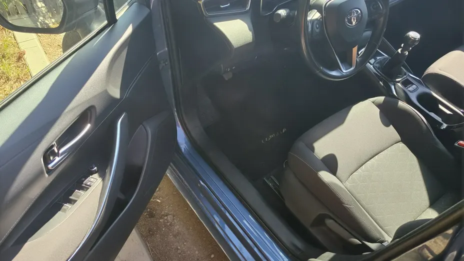 TOYOTA Corolla -
