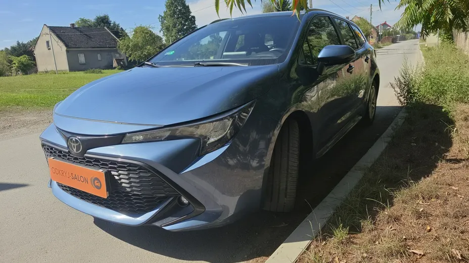 TOYOTA Corolla -
