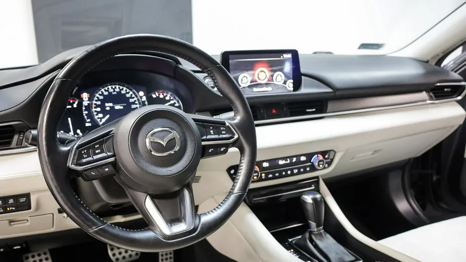 MAZDA 6 -