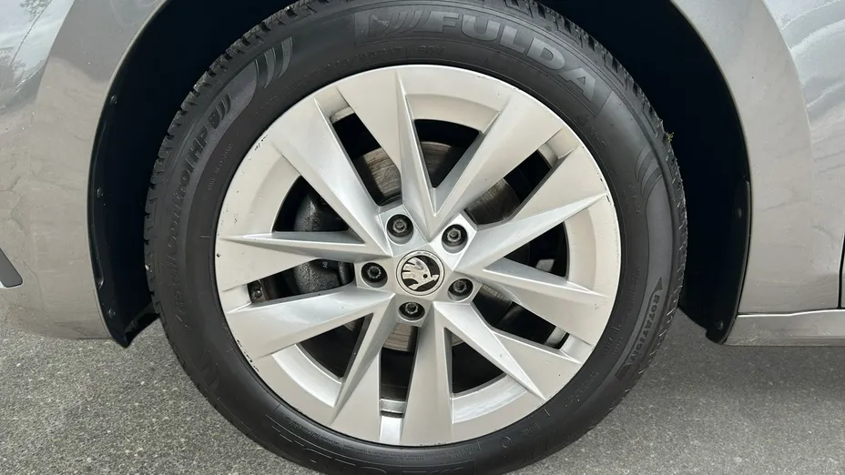 SKODA Octavia -