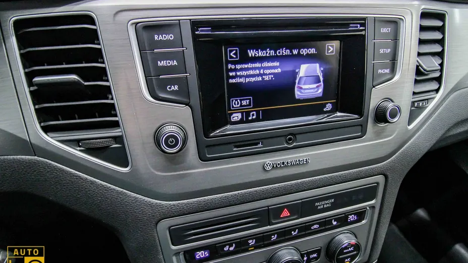 VOLKSWAGEN Golf Sportsvan -