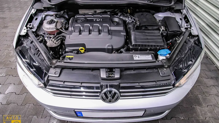 VOLKSWAGEN Golf Sportsvan -