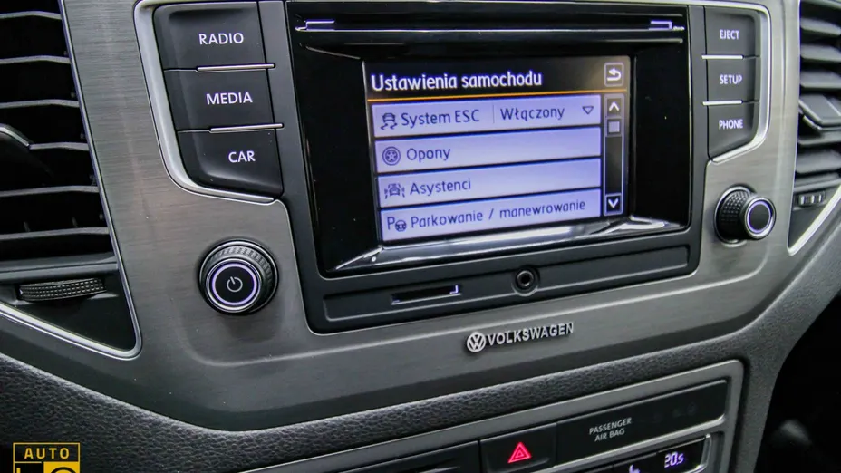 VOLKSWAGEN Golf Sportsvan -
