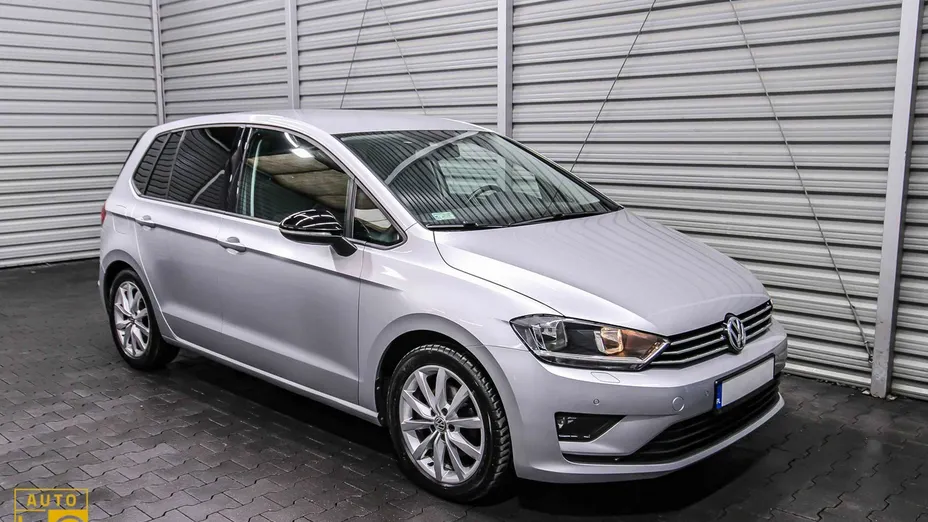VOLKSWAGEN Golf Sportsvan -