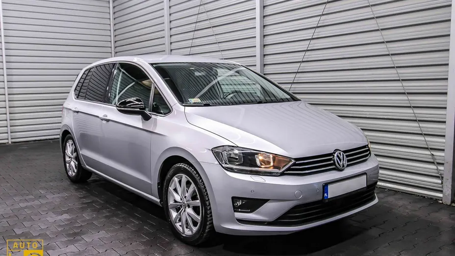 VOLKSWAGEN Golf Sportsvan -