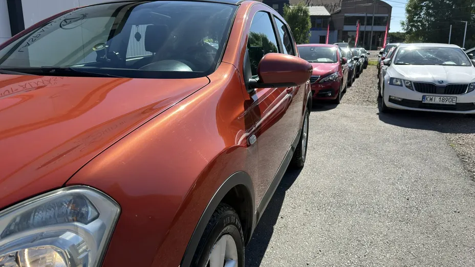 NISSAN Qashqai -