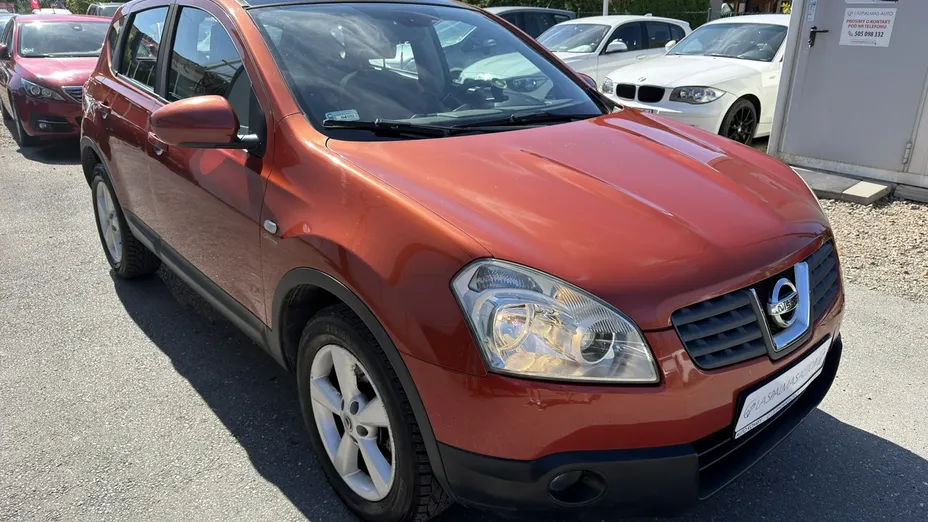NISSAN Qashqai -