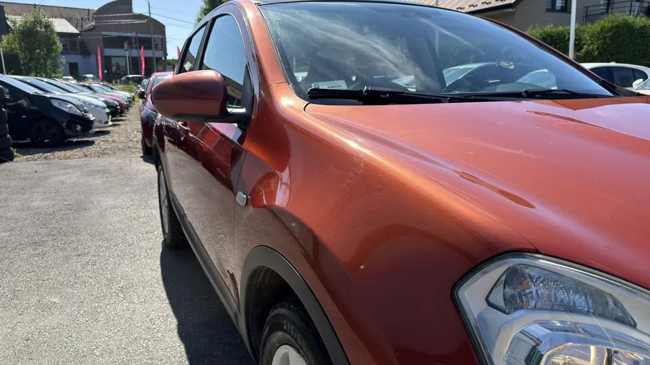 NISSAN Qashqai -