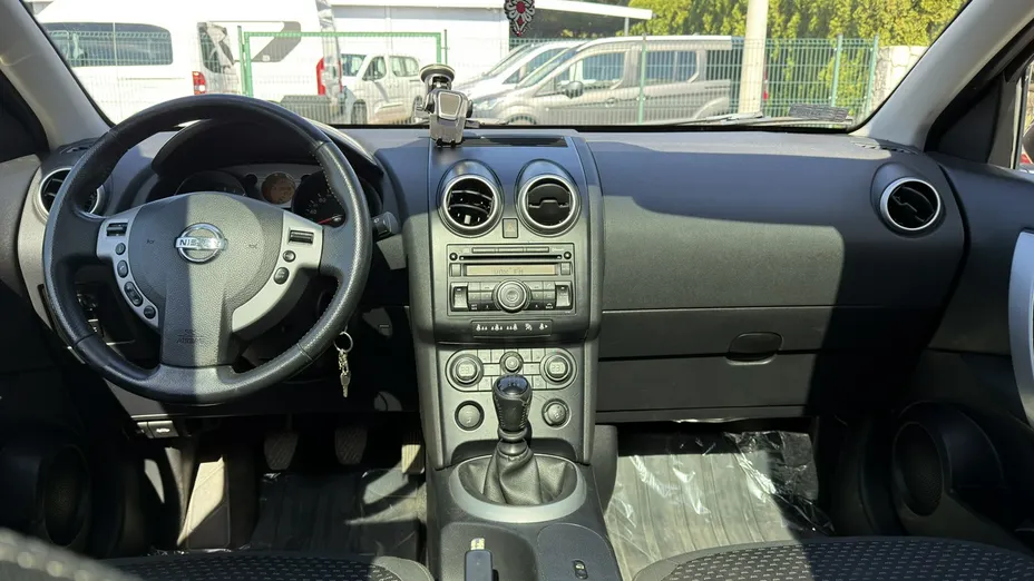 NISSAN Qashqai -