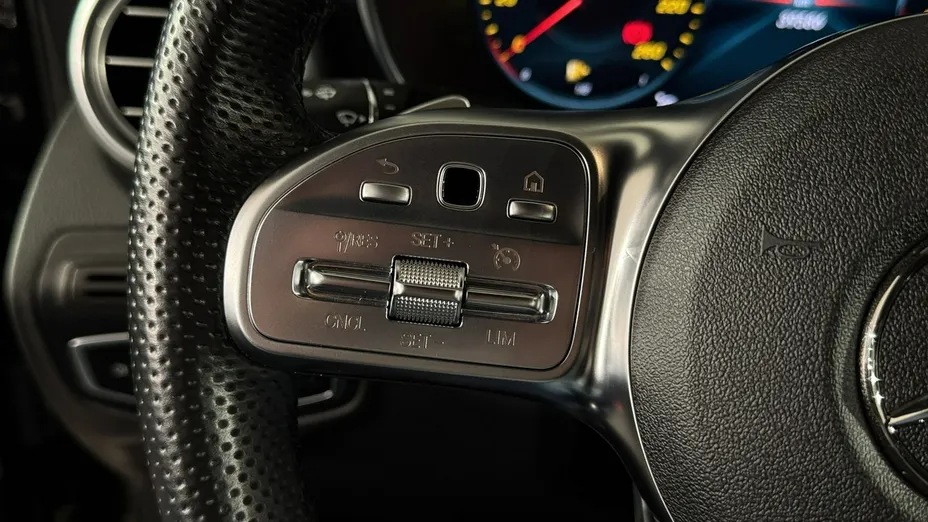 MERCEDES-BENZ GLC -