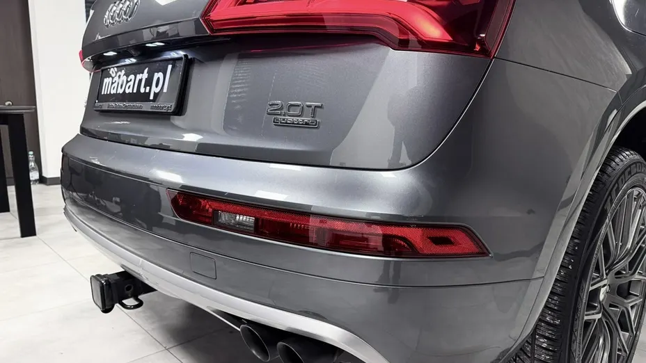 AUDI Q5 -