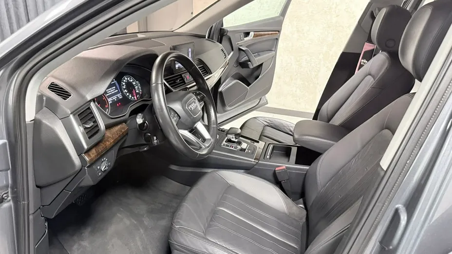 AUDI Q5 -