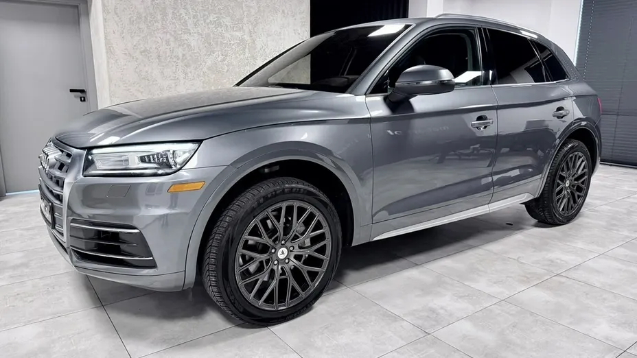 AUDI Q5 -