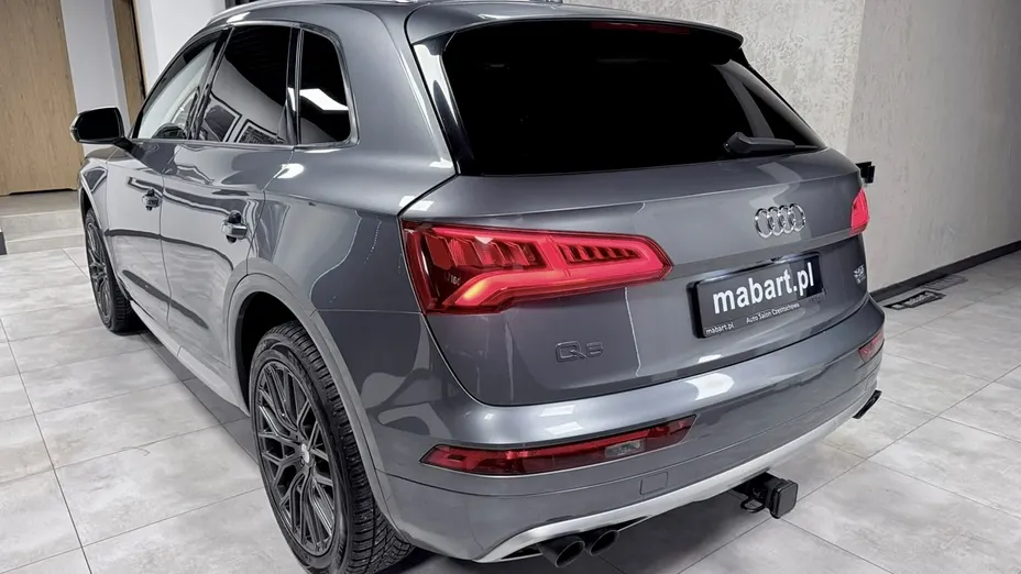 AUDI Q5 -