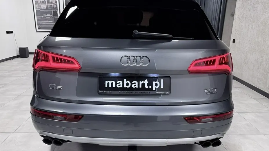 AUDI Q5 -