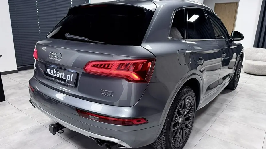 AUDI Q5 -