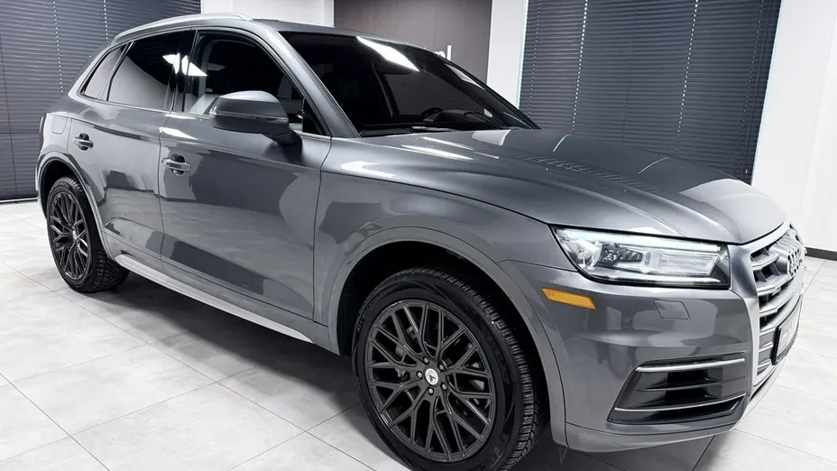 AUDI Q5 -