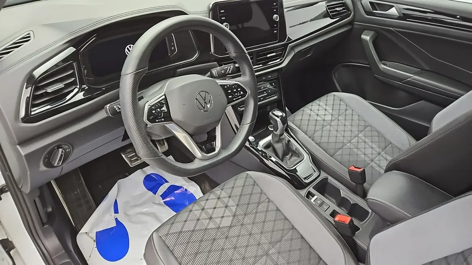 VOLKSWAGEN T-ROC -
