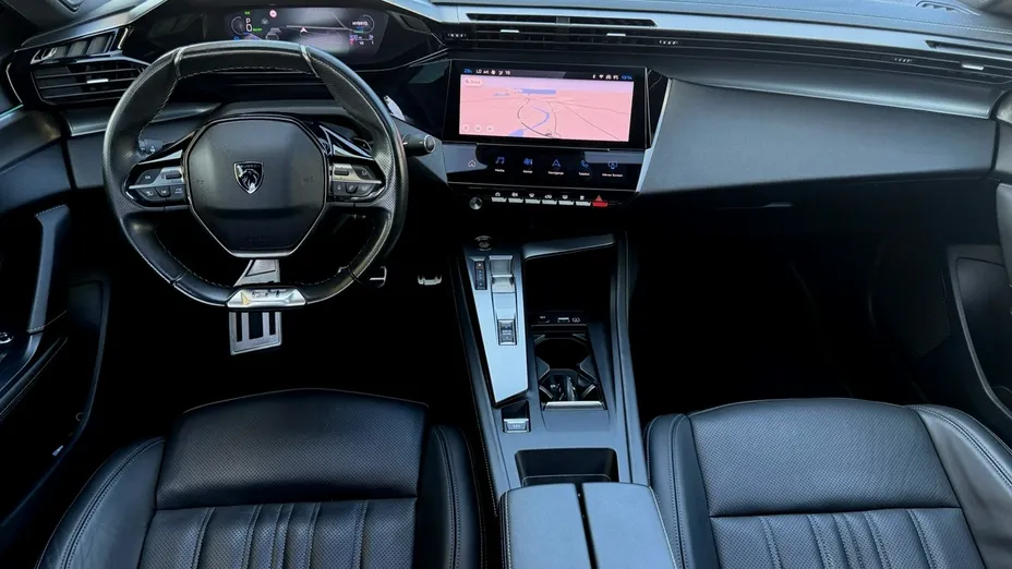 PEUGEOT 408 -