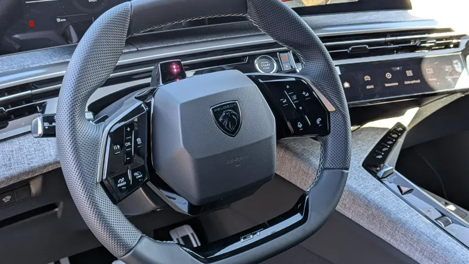 PEUGEOT 5008 -