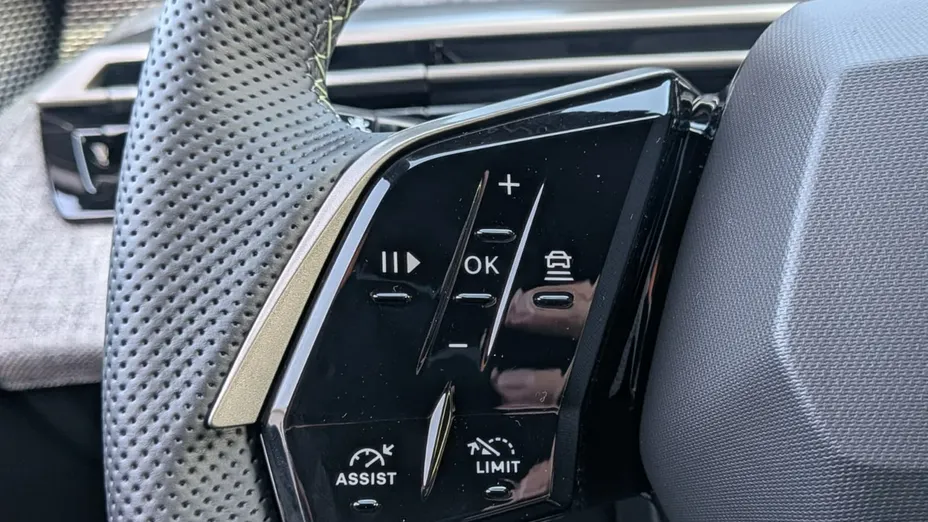 PEUGEOT 5008 -