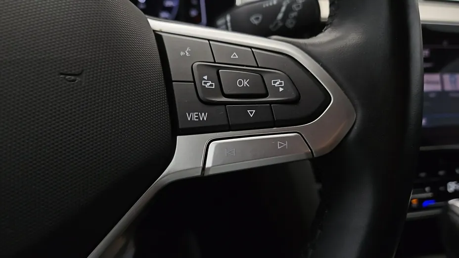 VOLKSWAGEN Passat -