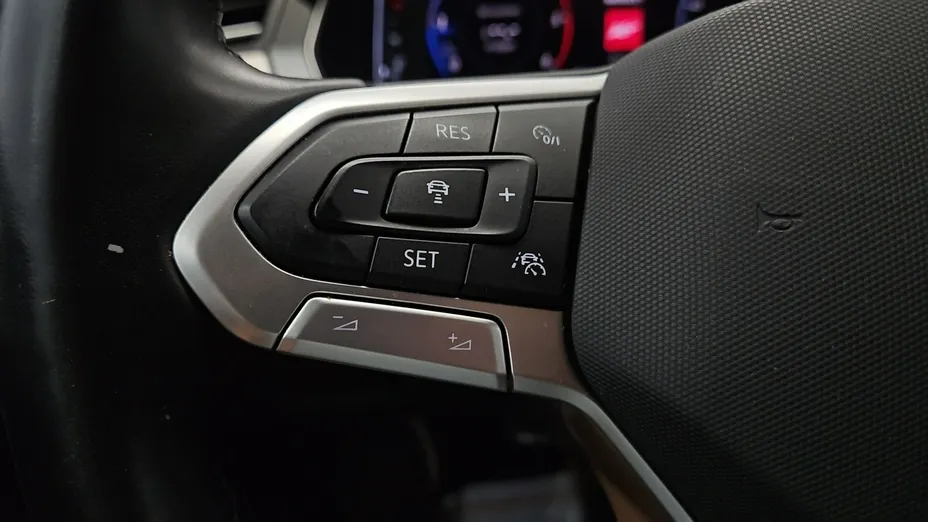 VOLKSWAGEN Passat -
