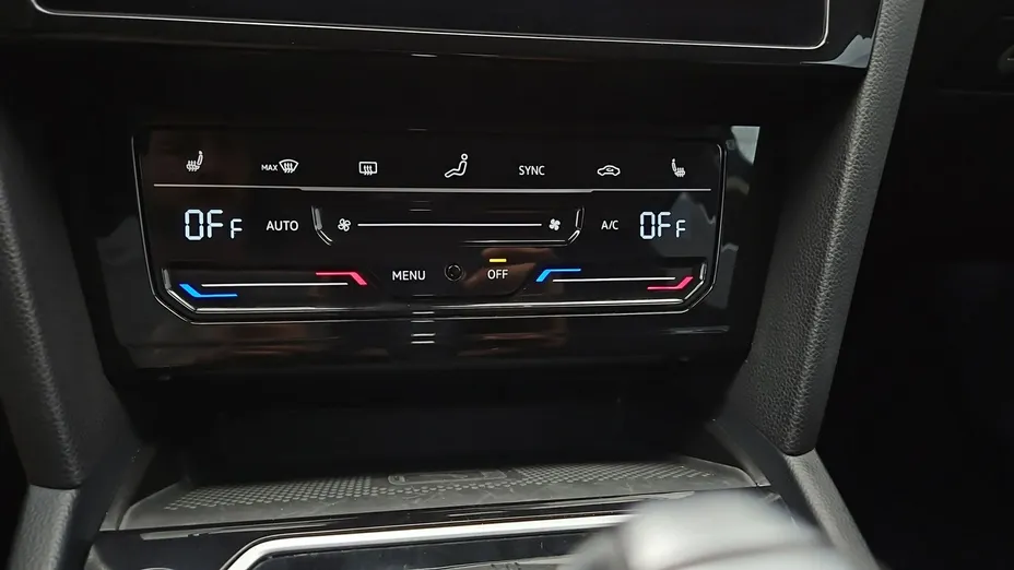VOLKSWAGEN Passat -