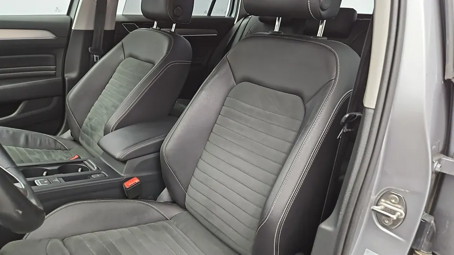 VOLKSWAGEN Passat -