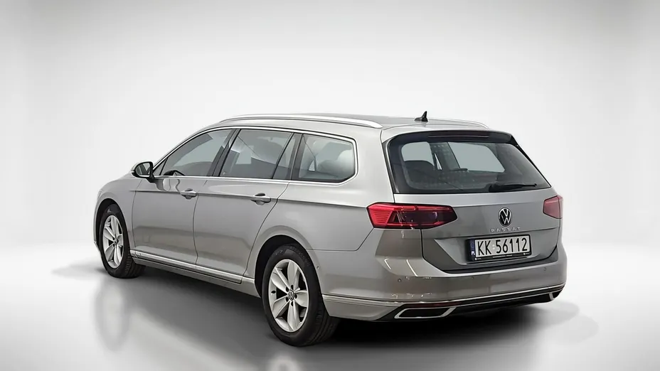 VOLKSWAGEN Passat -