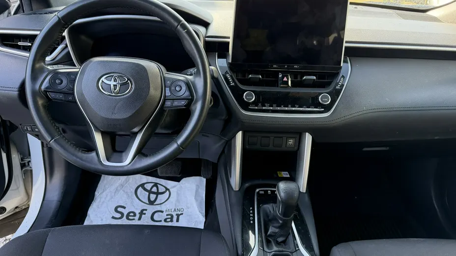 TOYOTA Corolla Cross -