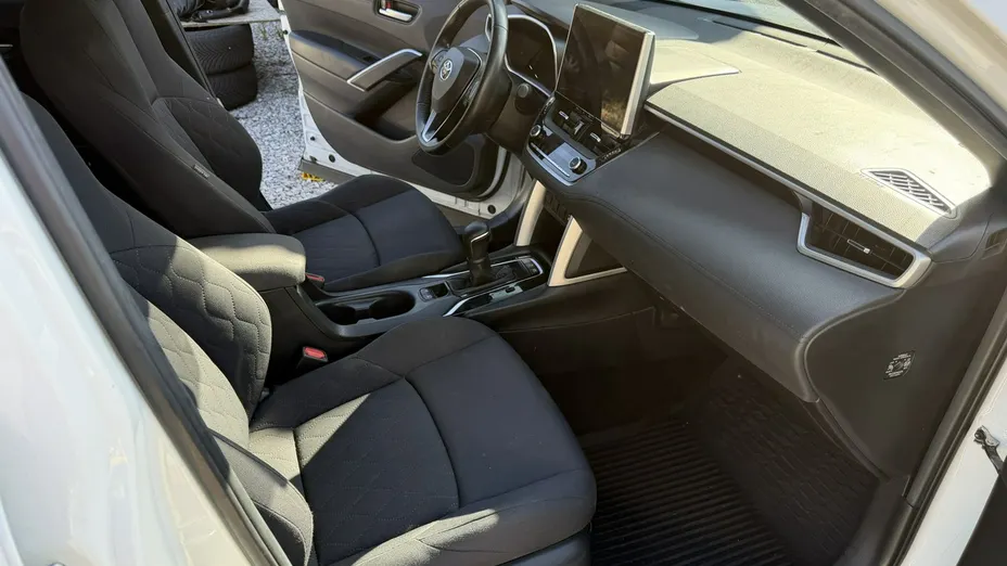 TOYOTA Corolla Cross -
